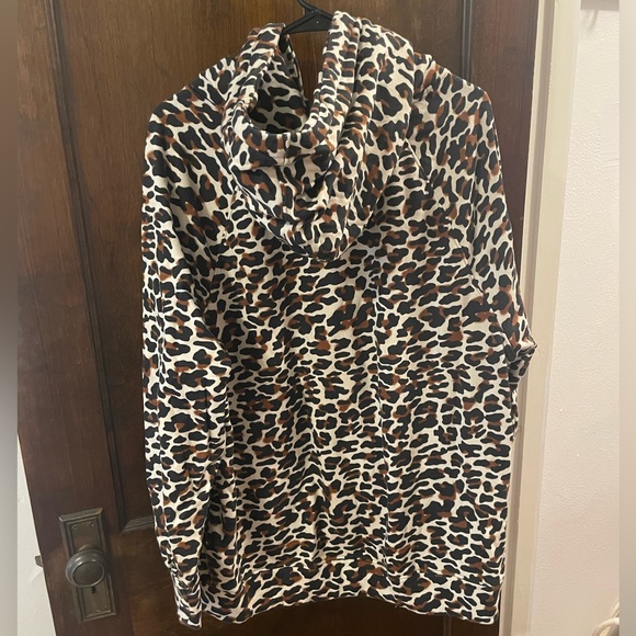 Lou & Grey Leopard Print Fleece Hoodie - Picture 5 of 5